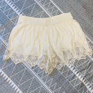 🌻 BOGO FREE 🌻 American Eagle White Lace Shorts